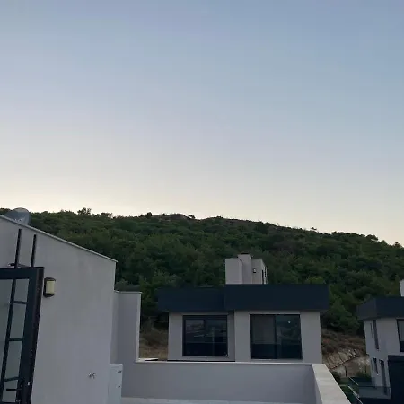 A Quiet House In Vila
