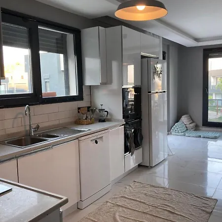 A Quiet House In Çandarlı