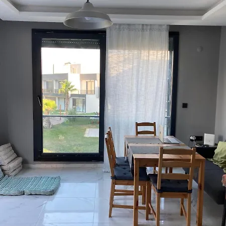 A Quiet House In Vila Çandarlı