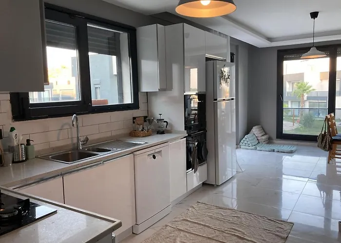 A Quiet House In Çandarlı